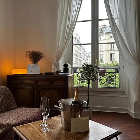 En Plein Coeur Du Marais Appartamento Parigi