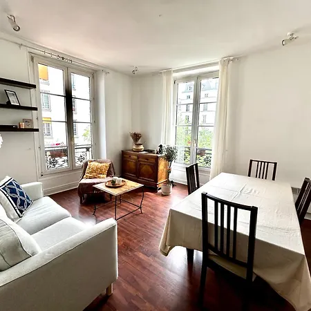 Appartamento En Plein Coeur Du Marais Parigi