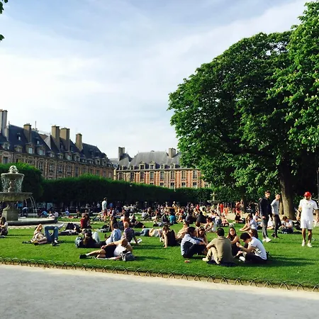 Appartamento En Plein Coeur Du Marais